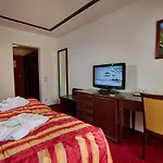 Hotel Zur Burg 4*