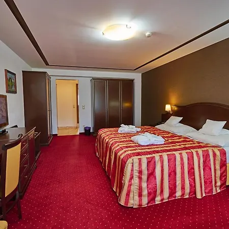 Zur Burg Hotel