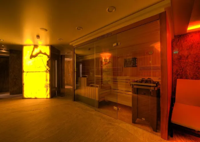 Zur Burg Otel Kaprun