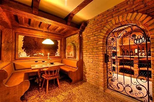 Zur Burg Otel Kaprun